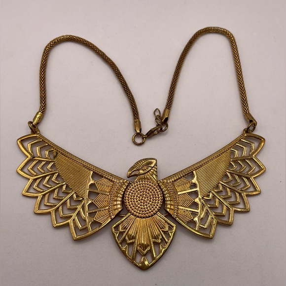 Source Unknown Jewelry - Lovely Eagle Gold Tone Choker Necklace